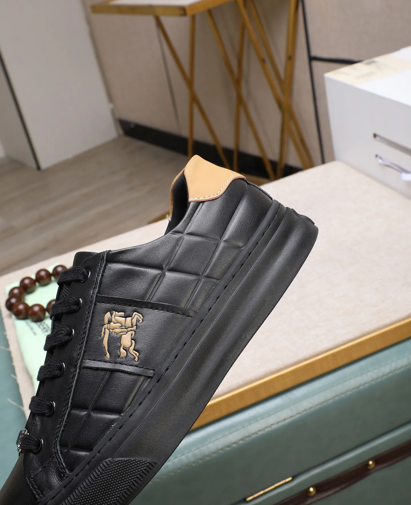 Men's shoes 💰420 ❤️❤️❤️[BURBERRY] Burberry purchasing agent 🔍men's 🚹 new model is synchronized with the official website. The upper is made of imported fabrics and cowhide lining. Completely 1⃣:1⃣ replica🇮🇹, non-slip and wear-resistant rubber outsole ⚠original factory goods, 🔍🔍high quality, please look at the details, welcome to compare⚠Size: 38-44